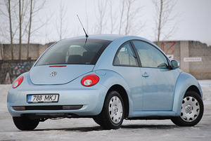 Volkswagen New Beetle Facelift 1.6 75kW (4 foto / 15)