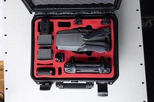 Mavic 2 Pro Fly More + умный контроллер и кейс (1 фото из 3)