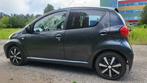 Toyota aygo (4 фото из 15)