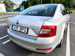Skoda Octavia Ambition 1.6 TDI 81kW (5 foto / 8)