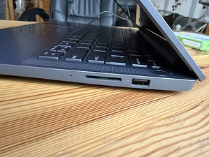 Lenovo IdeaPad Slim 3 AMD Ryzen 5 (2 foto / 5)