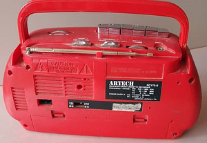Radio cassette recorder (2 foto / 3)