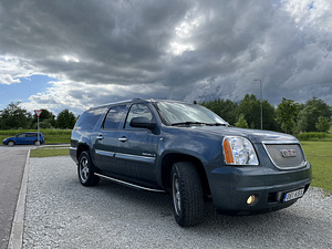 GMC YUKON XL (2 foto / 5)