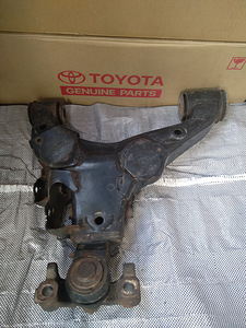 Land Cruiser 200 48068-60030 48069-60030 48625-60020 (2 foto / 5)