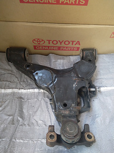 Land Cruiser 200 48068-60030 48069-60030 48625-60020 (4 foto / 5)