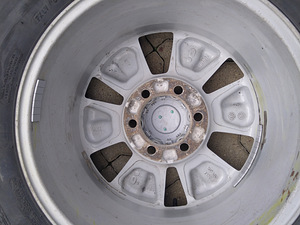 Toyota Land Cruiser Hilux 4-Runner R17 valuveljed rehvidega (3 foto / 5)