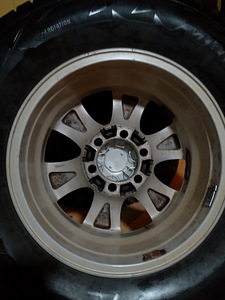 Toyota Land Cruiser Hilux R17 valuveljed rehvidega (3 foto / 6)
