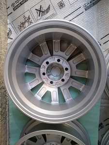 Литые диски Toyota Land Cruiser Hilux 4-Runner R18 (3 фото из 5)
