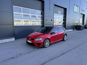 Volkswagen Golf R 2.0 T 301kW (7 foto / 15)
