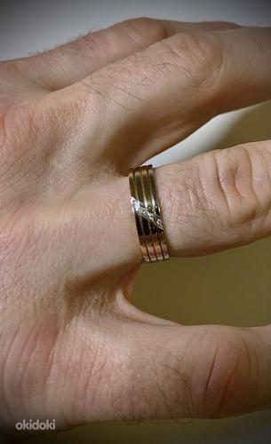Золотое кольцо с бриллиантами мужское (фото #2)