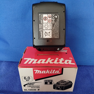 Аккумулятор Makita (7 фото из 10)