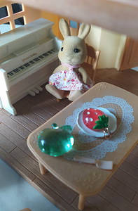 Игрушки SYLVANIAN FAMILIES COSY COTTAGE STARTER HOME WITH (3 фото из 4)