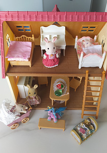 Игрушки SYLVANIAN FAMILIES COSY COTTAGE STARTER HOME WITH (4 фото из 4)