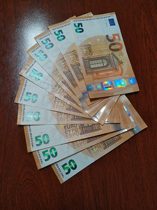 Silmapaistev 50€ kupüüride komplekt – kolmiknumbrite seeria (2 foto / 2)