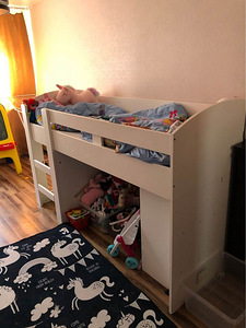 Детская кровать (3 фото из 3)