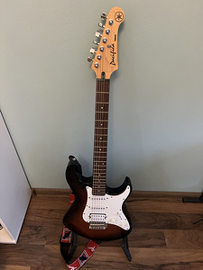 Elektrikitarr Yamaha (3 foto / 10)