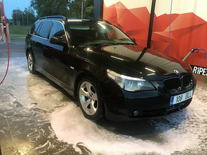 BMW e61 (1 foto / 3)