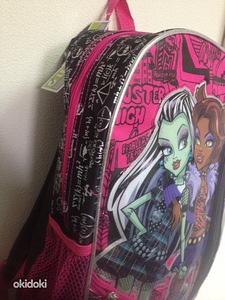 Monster high рюкзак (2 фото из 3)