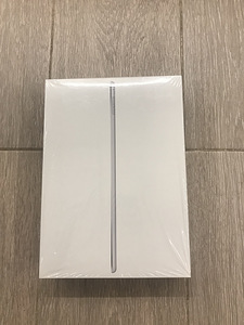 iPad Air 2 Wi-Fi hõbedane (4 foto / 4)