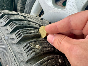Шипованные шины Bridgestone Noranza 185/60 R15 с дисками Hyu (4 фото из 10)