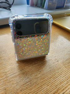 Samsung Galaxy Flip3 (2 foto / 3)