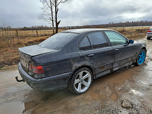BMW 530d 142kw Manuaal varuosad (1 foto / 3)