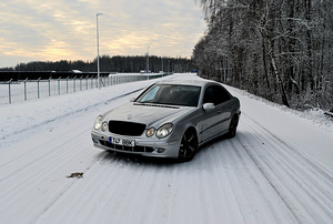 Mercedes-Benz E 270 CDI Avantgarde (2 foto / 6)