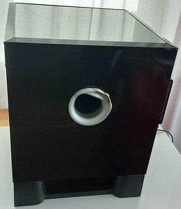 8" YAMAHA YST-SW215 AKTIIV SUBWOOFER (2 foto / 3)