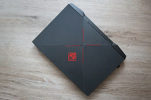 Omen 15 / RTX 2060 / 16GB / i7-8750H / 1TB+256GB / 144Hz (2 foto / 3)