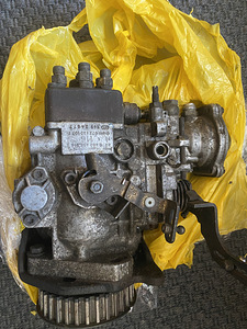 Volvo 740/940 kõrgsurvepump 072130107T (2 foto / 3)