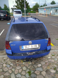 Volkswagen golf 4 (4 foto / 5)