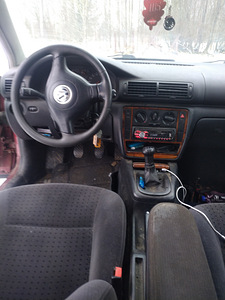 Volkswagen Passat (5 foto / 6)