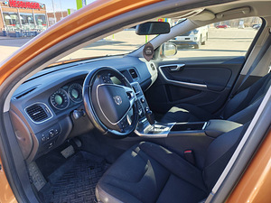 Volvo S60 2011 a. (5 foto / 8)