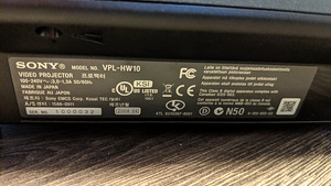 SONY VPL HW10 проектор с экраном (3 фото из 3)