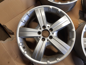 Mercedes Mb W164 X164 Gl литые диски R18 (3 фото из 5)