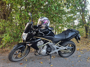 Продам мотоцикл Kawasaki ER-6n (3 фото из 4)
