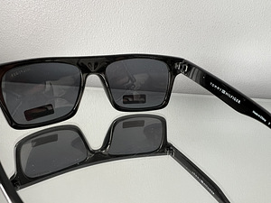 Tommy Hilfiger sunglasses paikeselrillid uued (2 foto / 3)