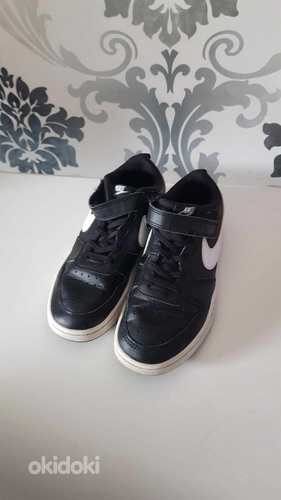 Nike белые, черные кроссовки k/s 35 (фото #3)