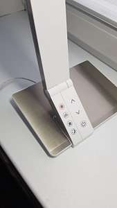 Led valge laualamp (4 foto / 9)