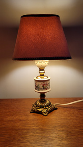 Винтажная настольная лампа с росписью по фарфору