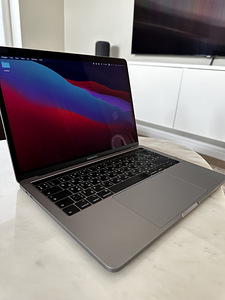 MacBook Pro 13' Retina (2018) 2.3GHZ i5/8GB/256GB/RUS (2 foto / 6)