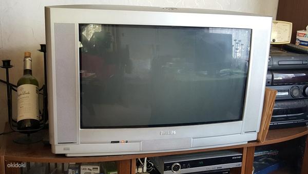 Кинескопный телевизор (фото #1)