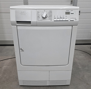 Сушилка Aeg (1 фото из 4)
