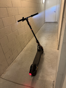 Segway Ninebot F2 PRO 2024 (2 foto / 7)