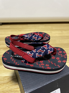 Hilfiger platud s 21 (1 фото из 3)