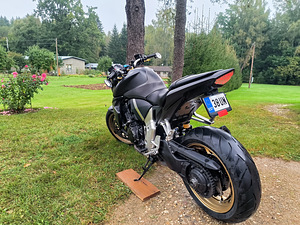 HONDA CB 1000R 2012 (3 foto / 9)