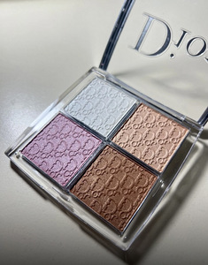 Тени для век Dior (3 фото из 5)