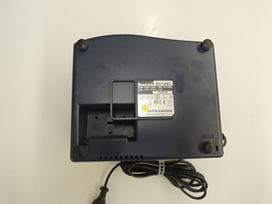 Зарядка Makita DC14SC (3 фото из 5)