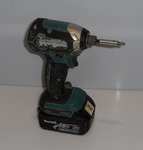 Ударный Шуруповерт Makita DTD153 + Аку 3.0Ah 18v (5 фото из 6)
