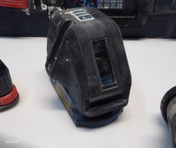 Крестовой лазер Bosch GLL 3-50 + крепления + чемодан (фото #8)